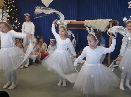 Taniec małych śnieżynek