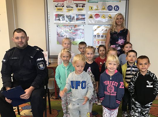 "Przedszkolak bezpieczny na drodze" - Spotkanie z Panem Policjantem.