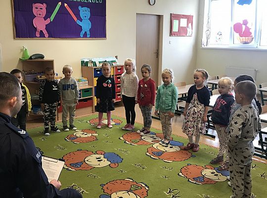 "Przedszkolak bezpieczny na drodze" - Spotkanie z Panem Policjantem.