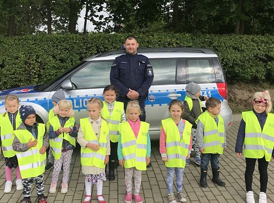 "Przedszkolak bezpieczny na drodze" - Spotkanie z Panem Policjantem.