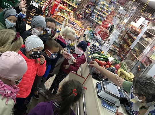 "W sklepie z warzywami".