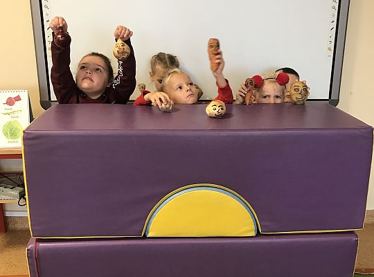 "W jesiennym ogrodzie" - teatrzyk.