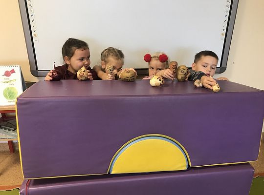 "W jesiennym ogrodzie" - teatrzyk.