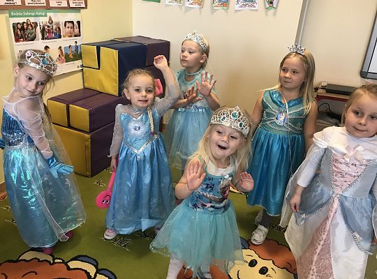 "Międzynarodowy Dzień Postaci z Bajek".