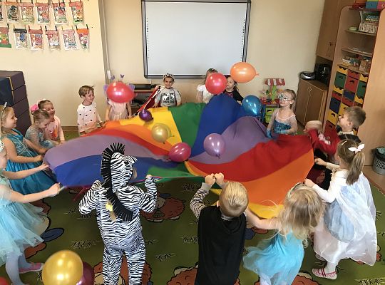 "Międzynarodowy Dzień Postaci z Bajek".