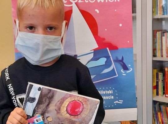 W bibliotece - zdjęcia indywidualne.