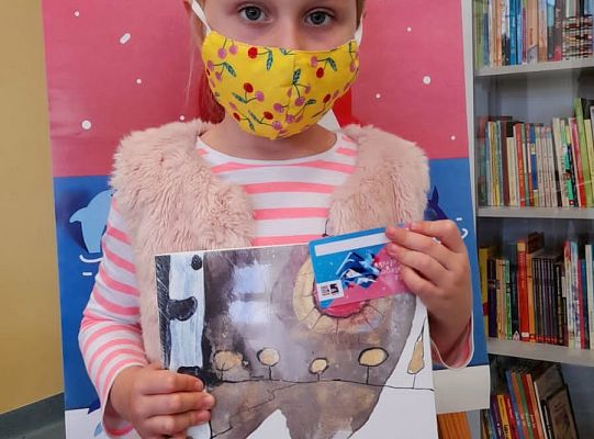 W bibliotece - zdjęcia indywidualne.