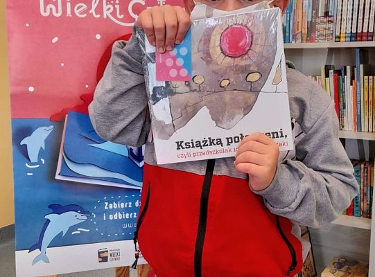 W bibliotece - zdjęcia indywidualne.