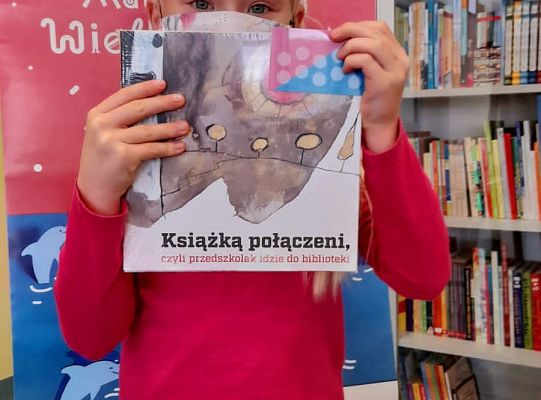 W bibliotece - zdjęcia indywidualne.