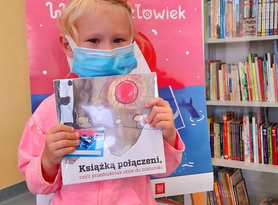 W bibliotece - zdjęcia indywidualne.