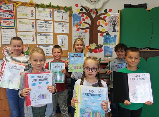 Klasa III zakończyła realizację I modułu międzynarodowego projektu CZYTAM Z KLASĄ lekturki spod chmurki