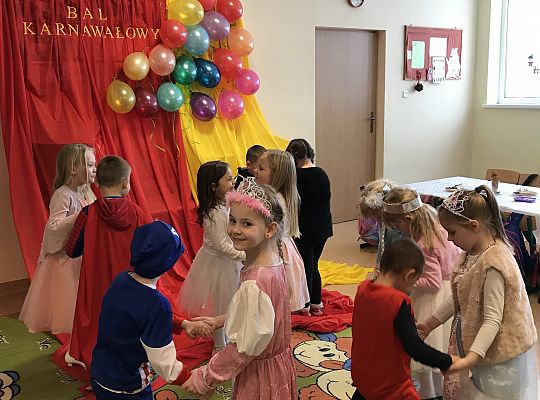 "Bal karnawałowy".