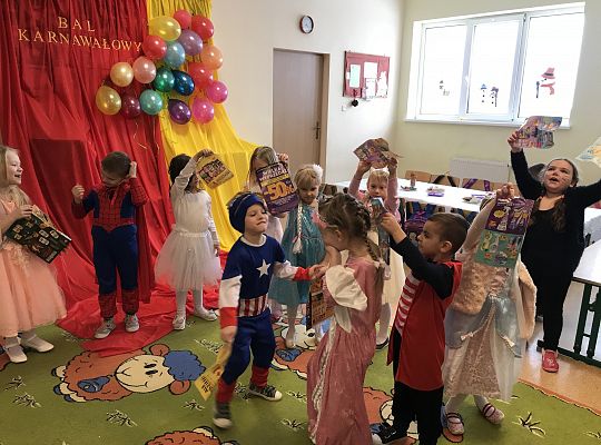 "Bal karnawałowy".