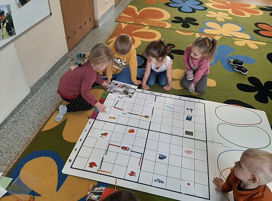 Kodowanie na dywanie dla maluchów