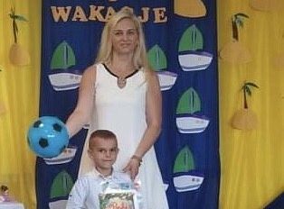 Uroczyste zakończenie roku szkolnego - pożegnanie 6-latków.