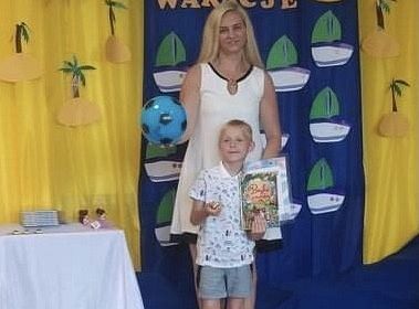 Uroczyste zakończenie roku szkolnego - pożegnanie 6-latków.