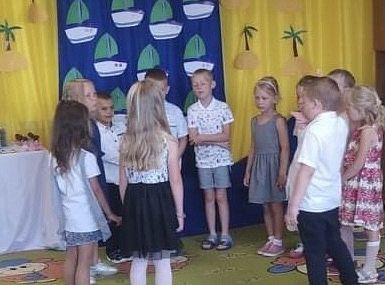 Uroczyste zakończenie roku szkolnego - pożegnanie 6-latków.