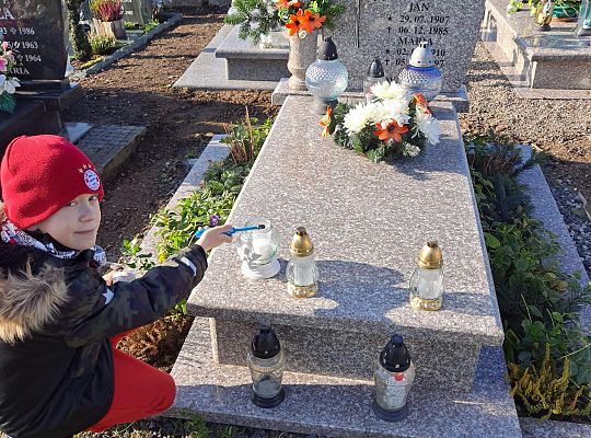 Odwiedzamy cmentarz