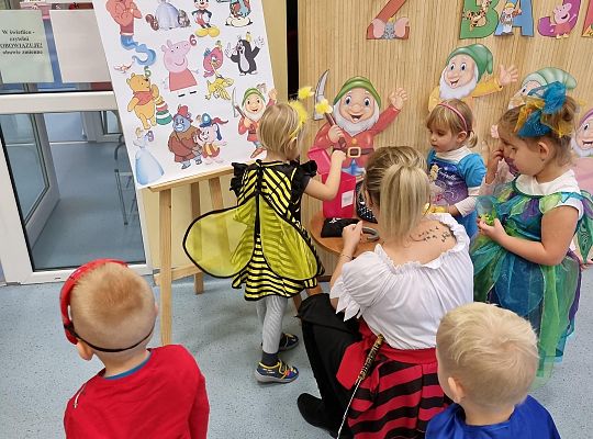 Dzień postaci  z bajek w Punkcie Przedszkolnym w Brzeźnie
