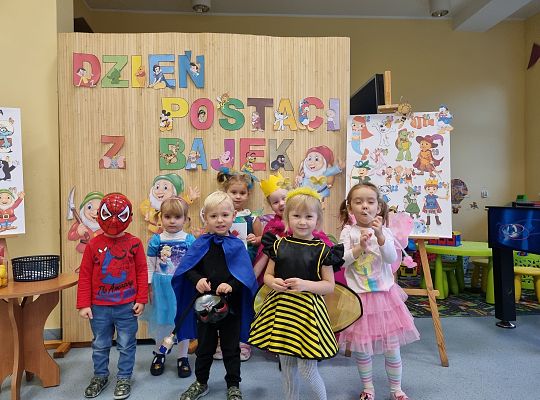 Dzień postaci  z bajek w Punkcie Przedszkolnym w Brzeźnie
