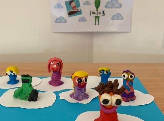 Czytam z klasą. Lekturki spod chmurki