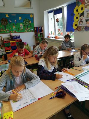 Klasa III zakończyła realizację I modułu międzynarodowego projektu CZYTAM Z KLASĄ lekturki spod chmurki